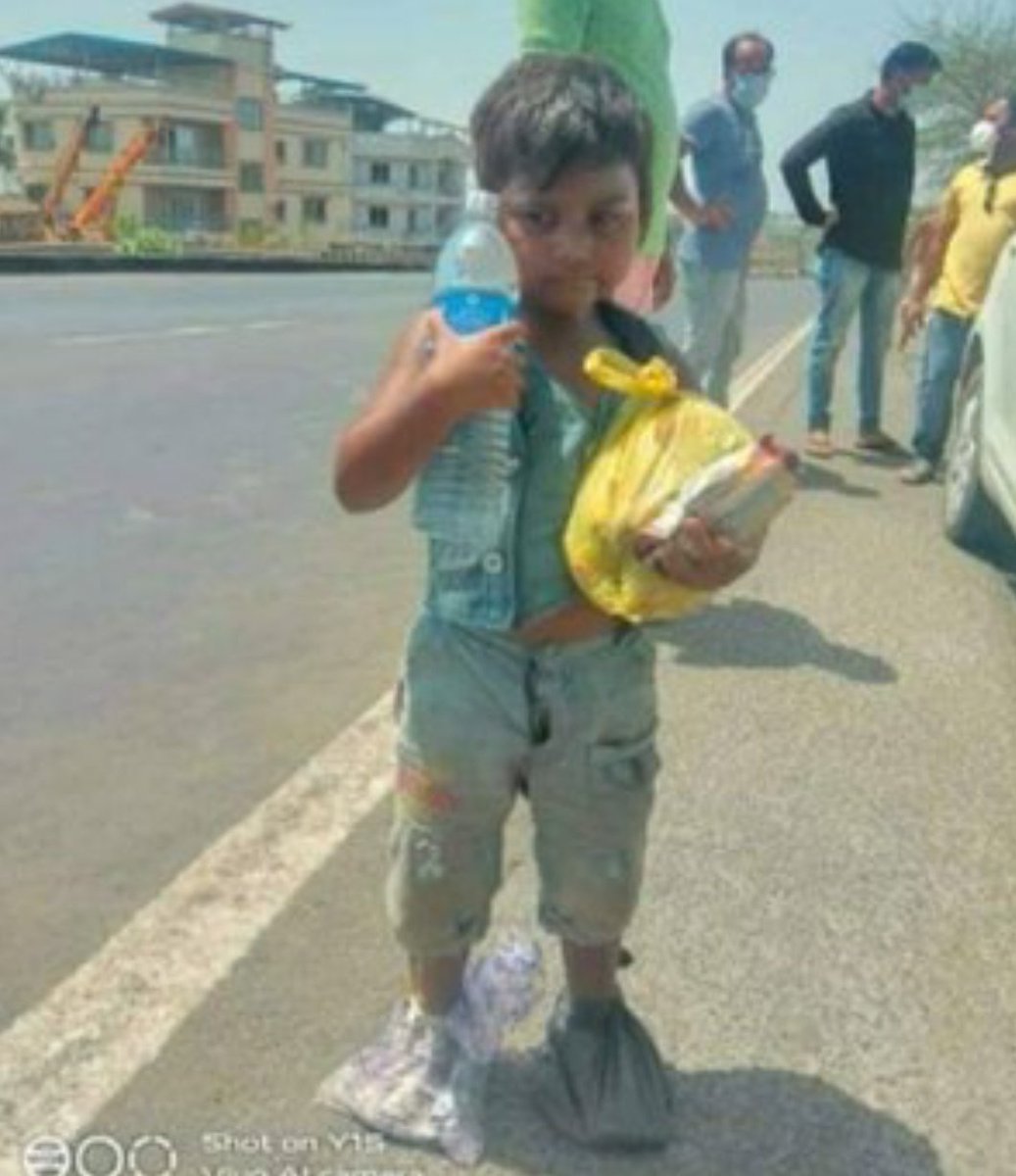 vikasmnpc's tweet photo. Only a good government policy can reduce the pain of such innocent children.
PLEASE ASSIGN THE CSR FUNDS OF INDUSTRIES TO COMPULSORY SPEND ON LABORS FOOD AND SHELTER
#Godneedsyou
#Earnsomegoodness
#HumanRights https://t.co/0wcoLbXa99