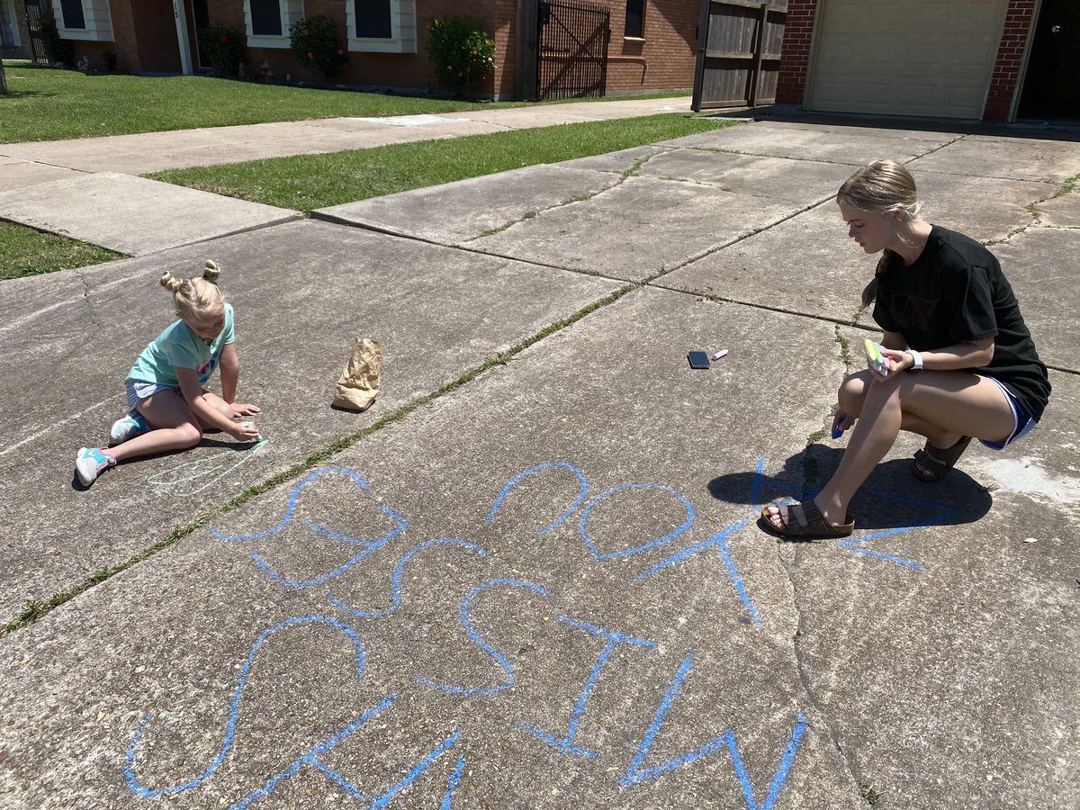 moondo76's tweet photo. Great Way to spend my Mother’s Day! Tagging Rayburn kids houses with my own 3!!!! Even had a helper at one house!!! @SamRayburn_HS @VReyes15 https://t.co/Gsgq5vZWYM