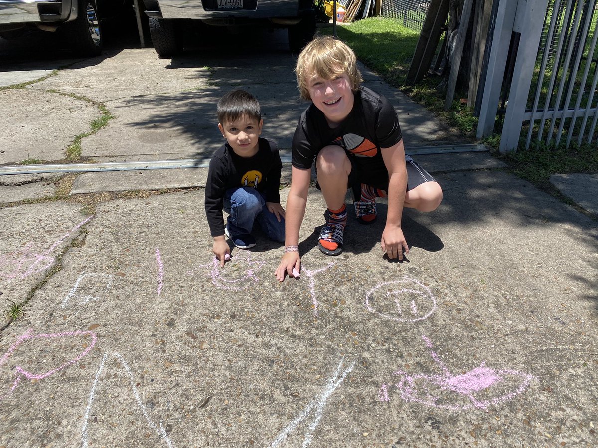 Great Way to spend my Mother’s Day! Tagging Rayburn kids houses with my own 3!!!! Even had a helper at one house!!! <a href="/SamRayburn_HS/">Sam Rayburn High School</a> <a href="/VReyes15/">Vanessa Reyes</a>