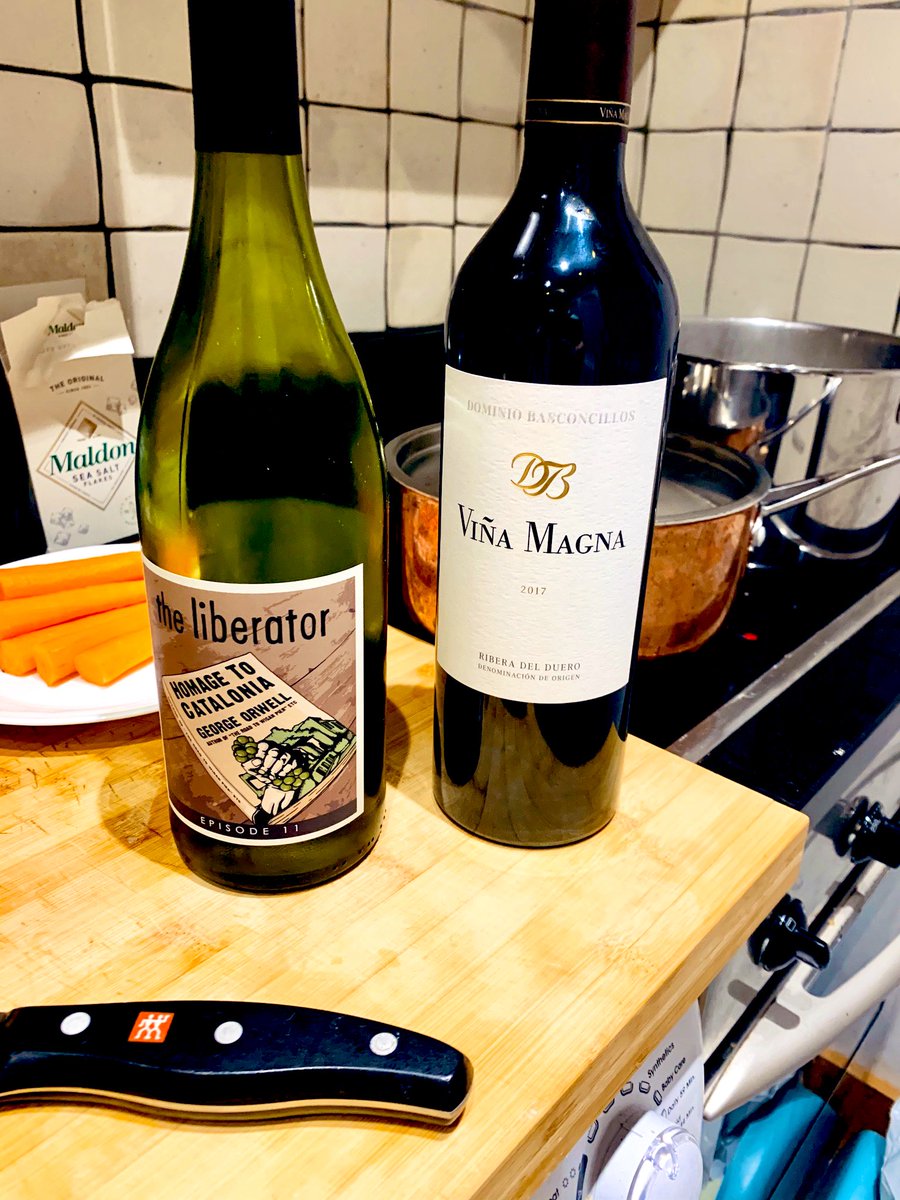 theprochefonial's tweet photo. Cheers Johnny. @BoutiqueWinesie Essential for a lockdown Sunday. https://t.co/h7ywolfqup