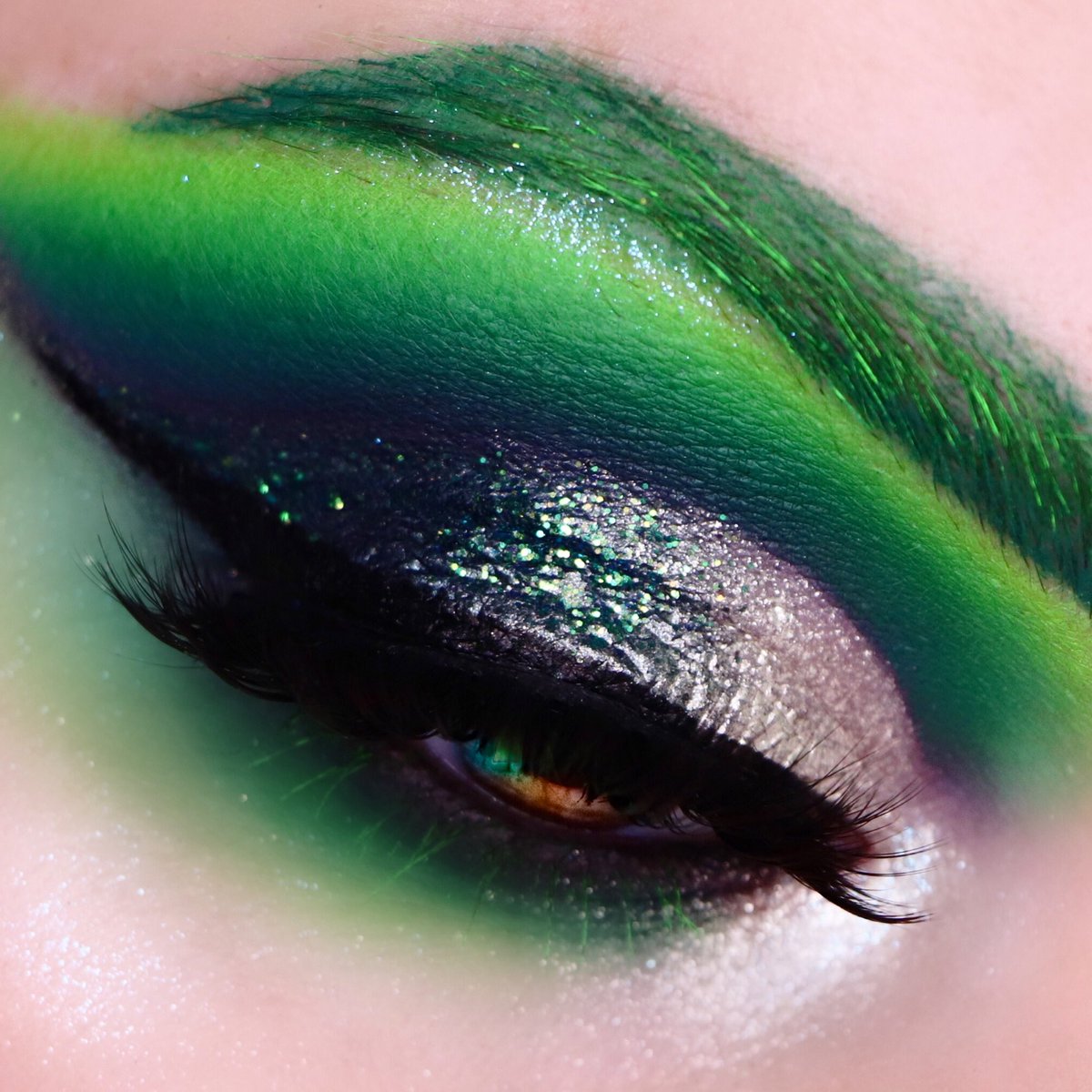 bipxcensure's tweet photo. Green mood 💚🖤
https://t.co/hrNxCXBRHX https://t.co/DS0OxFzbG9