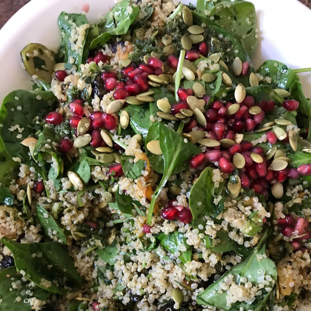 RuksanaWrites's tweet photo. Quinoa salad that's a meal all its own, packed with punch and crunch aplenty! For National Salad Month, this one's got roasted Brussels sprouts, pomegranates (for sweetness), spinach, herbs, pumpkin seeds and grilled acorn squash #saladsfordays #travelerandtourist #losangeleslife https://t.co/oVQh3PI6Tc