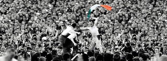 patagorro's tweet photo. This is the concert I wish I was there but I was too young and at the beginning of the journey with U2. It’s something special, something irish, something so intimate and today I would say that this concert saved my life! The goal is soul. #U2SlaneCastle #U2getherAtHome #Bono60 https://t.co/FTbPUnf5BZ