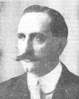 En 1883 nace Enrique Nieto en Barcelona, estudia arquitectura y colabora en varios trabajos en la casa Milá. Poco después, en 1909, se fue a Melilla y allí la lió parda.