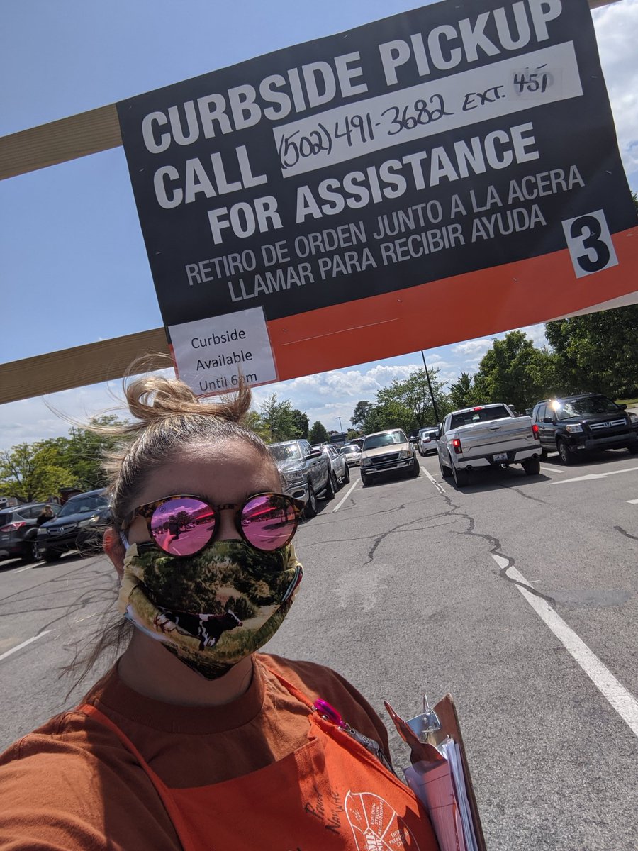 THDFox's tweet image. Another beautiful day in #curbsidepickup @THD2301 🌞🧡😎 #takingcareofourcustomers #orangeblooded #LetsDoThis #maskon  #WeAreAllInThisTogether #kystrong @jnny_hd @mshinnTHD @thd_young @jerryshoemake10 @DavidRidenour19 @4Bengals
