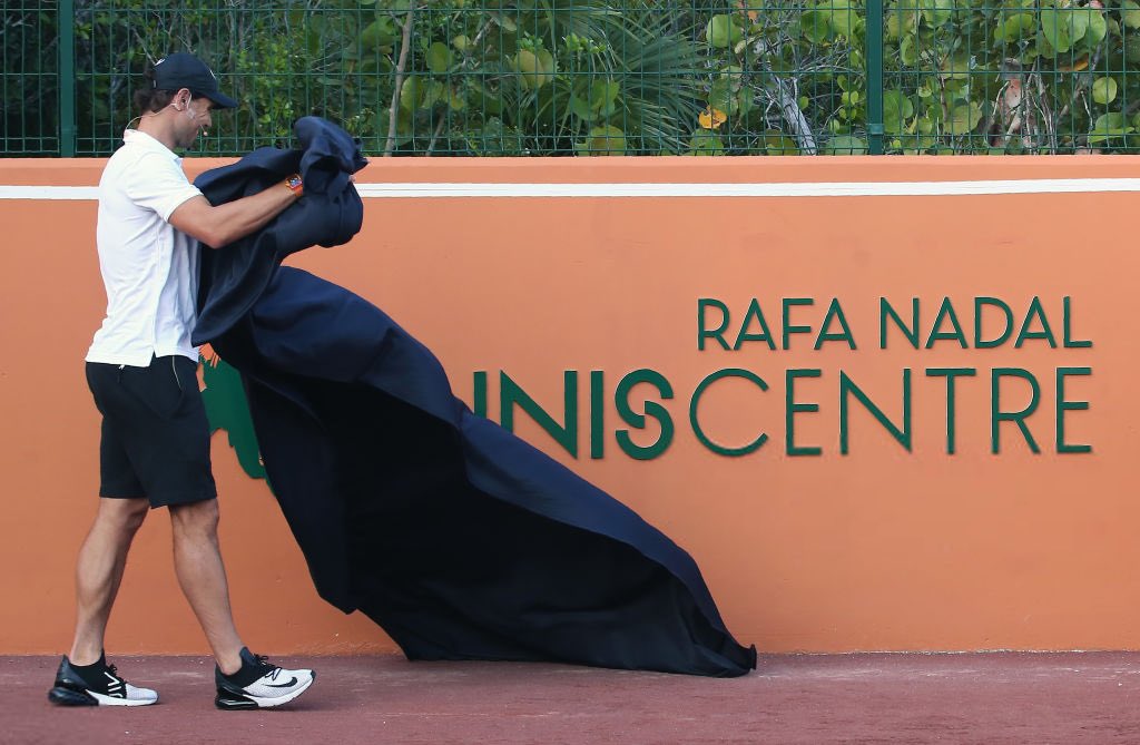 Rafa flies to Mexico where he inaugurates the Rafa Nadal Tennis Center.