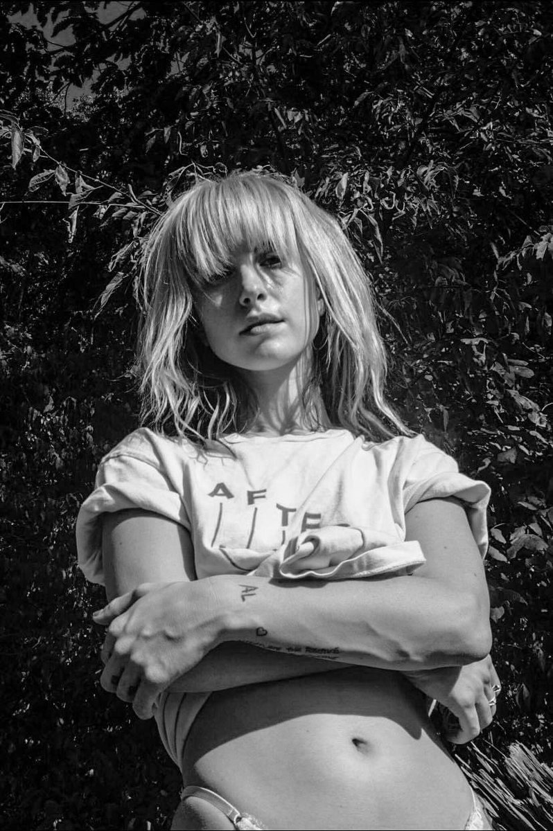 _ALLWEKN0W's tweet photo. Debbie Harry, age 31 (Blondie 1976)                          |      Hayley Williams, age 31 (Paramore 2020) 🗻 https://t.co/Nkkk10RtJ1
