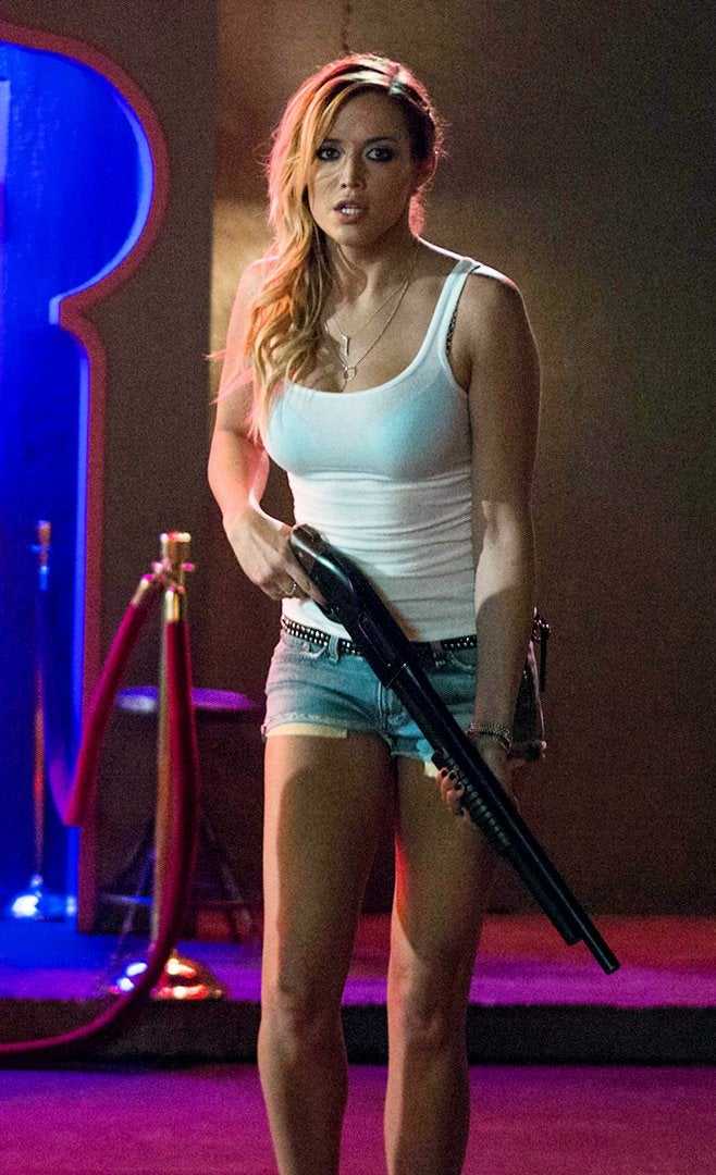 Happy 27th birthday to Halston Sage, Star of SCOUTS GUIDE TO YHE ZOMBIE APOCALYPSE, X-MEN: DARK PHOENIX, and more! 