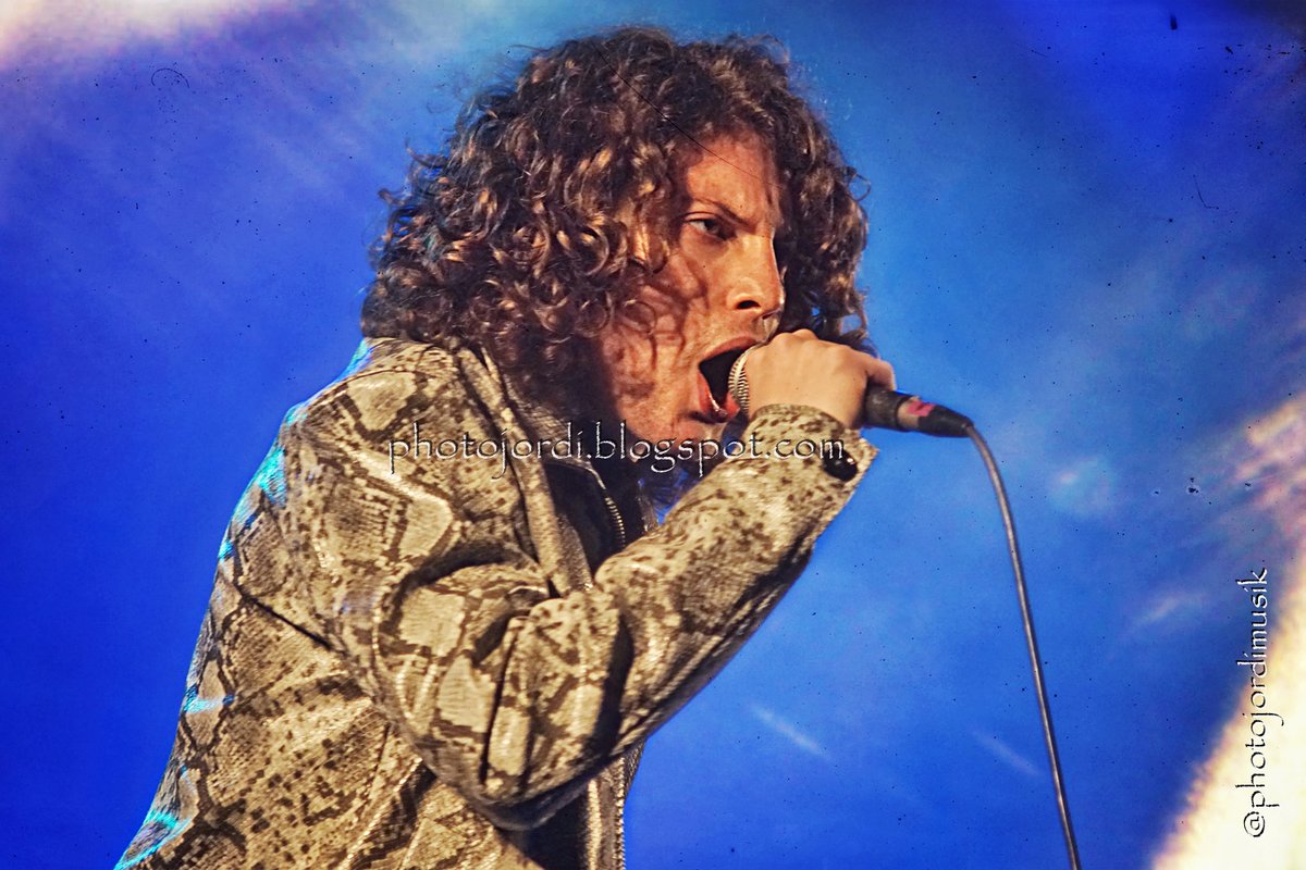 Photojordimusik's tweet photo. Fotos @RedFallHaze #concert #LaLi #Jove 08/02/20
#música #onstage #musicabarcelona #lalijove #lalalijove #indierock #alternativerock #lalijove2020 #festamajor #SantaEulàlia #SantaEulàlia20 #concertsbarcelona #fotografiamusical #musicphotography #Brot2019 
https://t.co/AeX28IcVYj https://t.co/vmLYhCt6De
