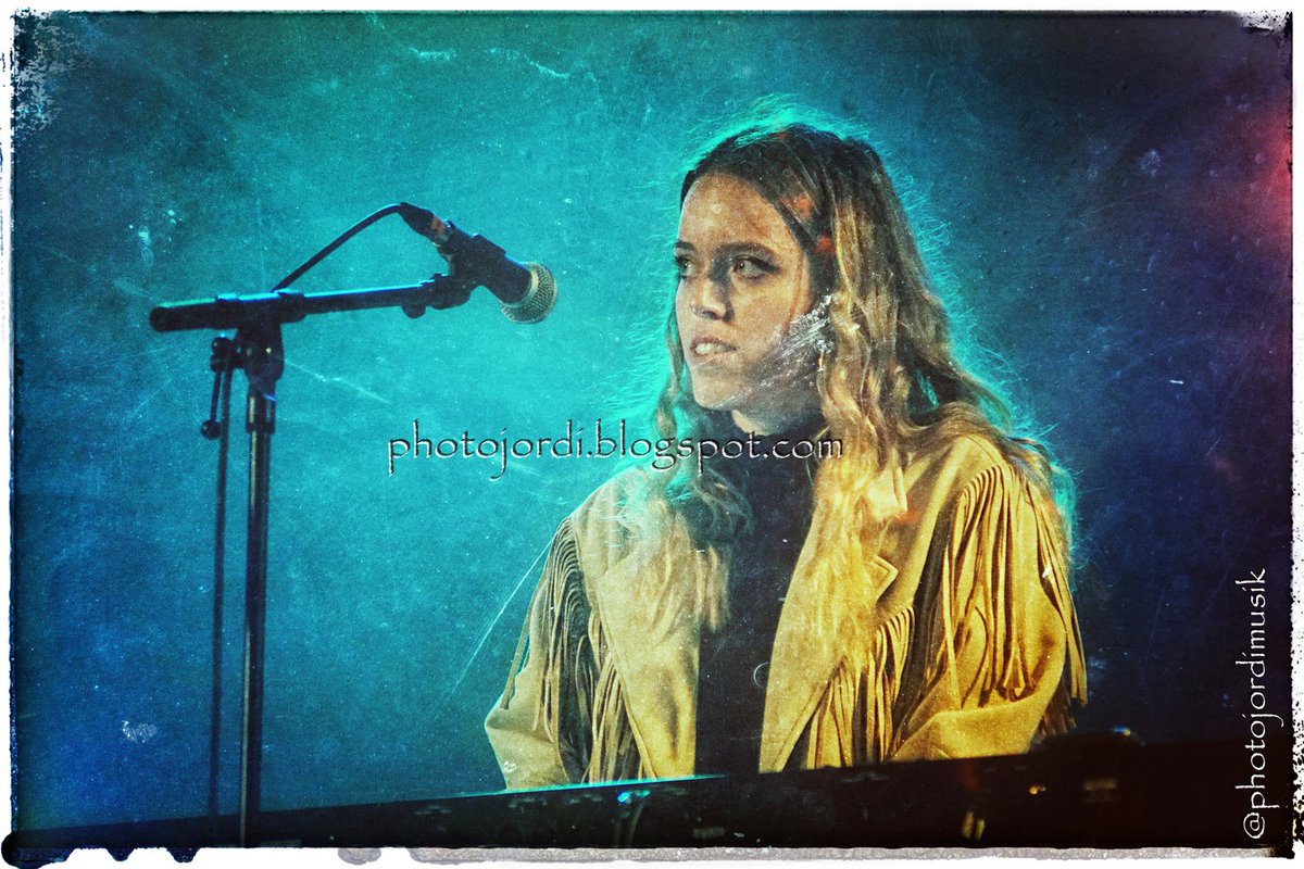 Photojordimusik's tweet photo. Fotos @RedFallHaze #concert #LaLi #Jove 08/02/20
#música #onstage #musicabarcelona #lalijove #lalalijove #indierock #alternativerock #lalijove2020 #festamajor #SantaEulàlia #SantaEulàlia20 #concertsbarcelona #fotografiamusical #musicphotography #Brot2019 
https://t.co/AeX28IcVYj https://t.co/vmLYhCt6De