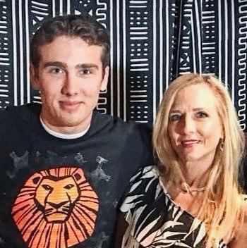 NorthTexasBYX's tweet photo. The BEST moms raise BYX men! Happy Mother’s Day to all moms out there! #UNTBYX #RUSHBYX https://t.co/tGLNgKm264