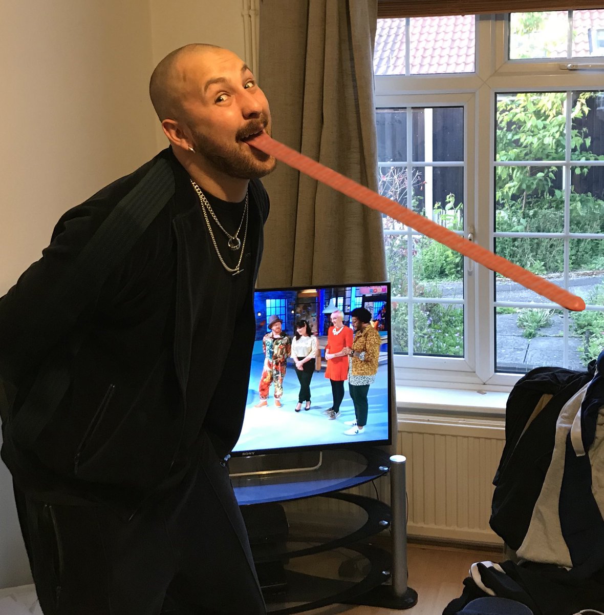 WINDOW KID. tweet media