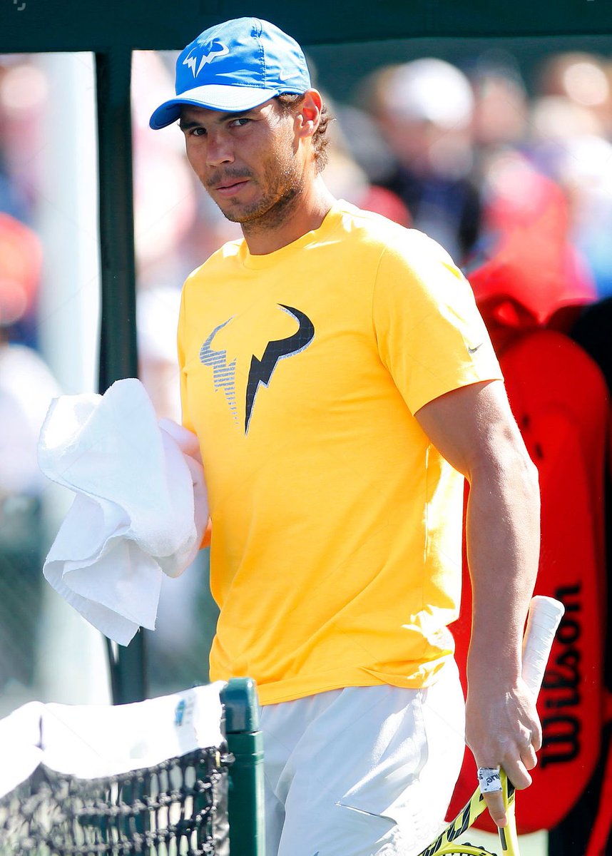 Rafa trains in Indian Wells.