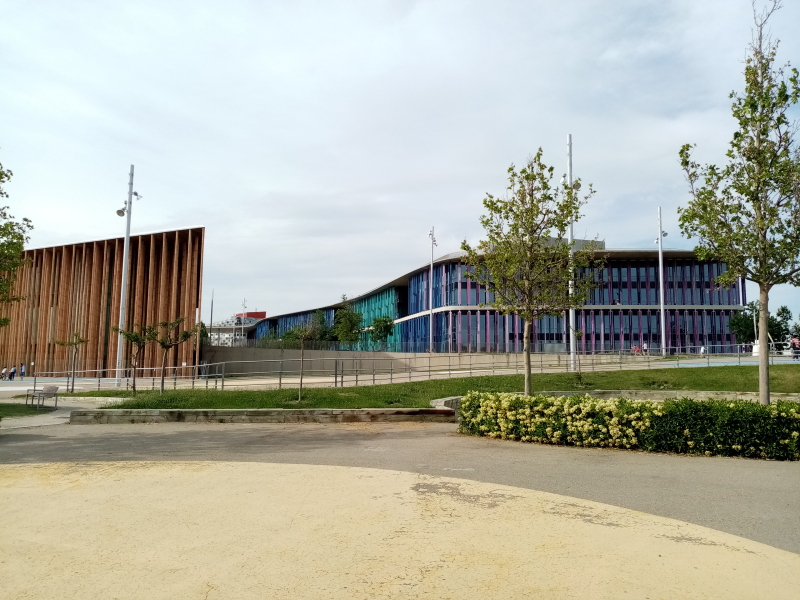 Os dejamos en la web un reportaje  fotográfico por el frente fluvial a fecha de hoy. Las fotos son de éste mes de mayo. Queremos enseñar a los que no viven en Zaragoza, la realidad de este espacio en pleno recinto expo.
legadoexpozaragoza.com/legadoexpo/not…