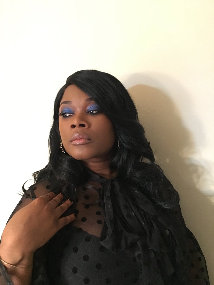 AshaunaVerne's tweet photo. The Face.                  The Mom. https://t.co/1lbx1Mjf6y