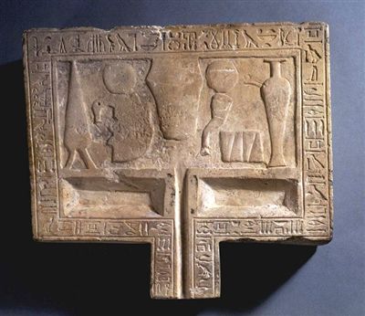 EgyptianMuseumC's tweet photo. #InspiringObjects
#OfferingTable
The offering table was presented throughout ancient Egyptian history and was placed in the tomb in front of the false door or the image of the deceased and also was found in the temples. The aim was to attract the soul until it returns and unites https://t.co/rFTxpXOhoH