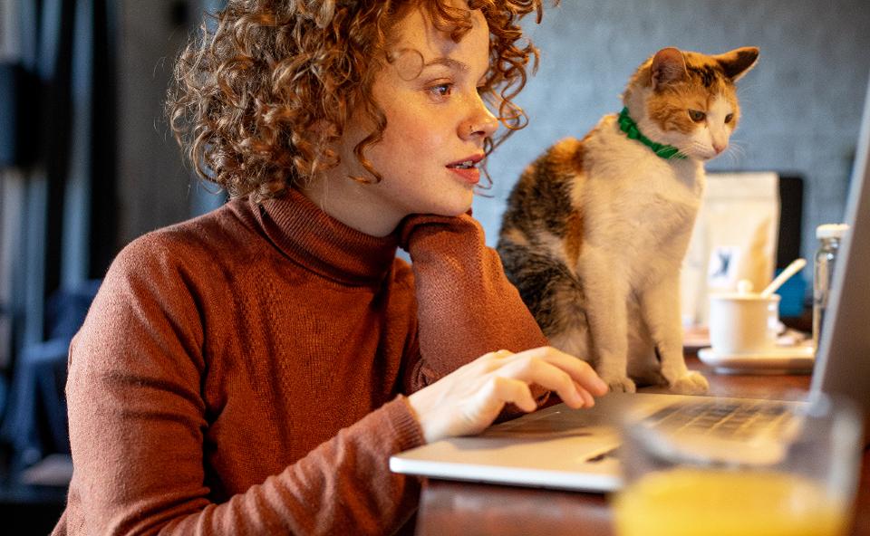 WisdomRetreats's tweet photo. Here are 10 practical tips for mindful productivity while working from home during #lockdown 👇

https://t.co/sPGk3wLMag

#mindfulness #wfh #thehearttherapist https://t.co/3Mvgi8Rd9r