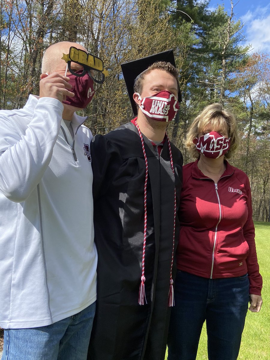 TheBarnesLife's tweet photo. congratulations jacob! We are so proud of you! GO UMASS - BA in Sports Management and Marketing!#isenberg2020 #umasstogether #umass2020 @UMassAmherst @IsenbergUMass @UMassMilitia @JakeBarnesUM https://t.co/72C2JpKEJL