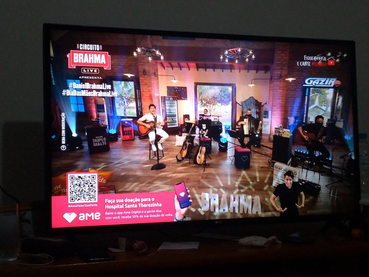 lightsluans's tweet image. Acho q tô velha 😂😂 sei quase TDS as letras de JP&amp;amp;D #DanielBrahmaLive  #DiadasMaesBrahmaLive