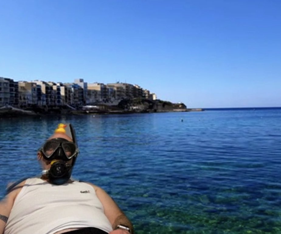 Looks like Instructor Tim is missing #scubadiving quite a bit 😂. Anyone else feeling #landlocked ?

 #padi #learntodive #SocialDistanacing