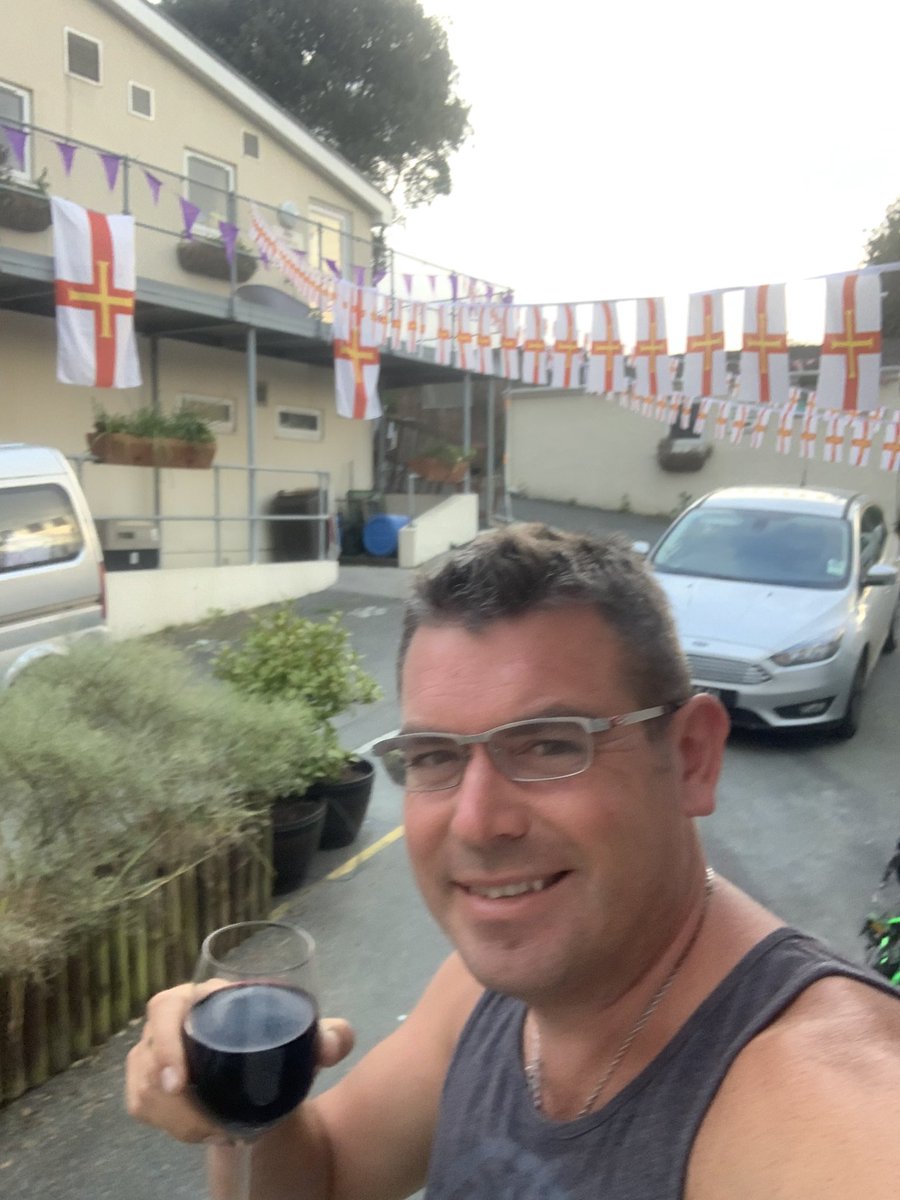 SteveJByrne's tweet photo. Last nights #TimeToToast #AbsentBrethren and #distantfriends #freemasons #Guernseyfreemasons #StrongerTogether #GuernseyTogether #GuernseyLife #LoveGuernsey #Guernsey #StaySafe #ShareTheRainbow  @UGLE_GrandLodge https://t.co/e5baVCZHrS