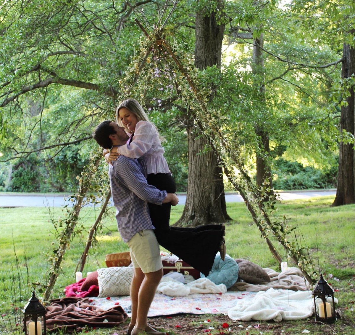 _ashbbennett's tweet photo. Life update: I GET TO LOVE THIS ONE FOREVER!!!!!!! 💍💓🥺 https://t.co/MHZctshmAc
