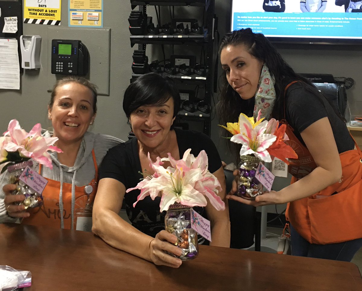 sunshine2407's tweet photo. Happy Mother’s Day to all the moms at Home Depot #6665...especially the ones working today... Hope those of you working enjoyed you candy jar flower bouquet. 
@LisaFerence @THDRussB @colonelpawpaw @_IsaacBecerra @THD66652 @JabarrBean @ClarissaLebron2 https://t.co/5HlgSEcQc7