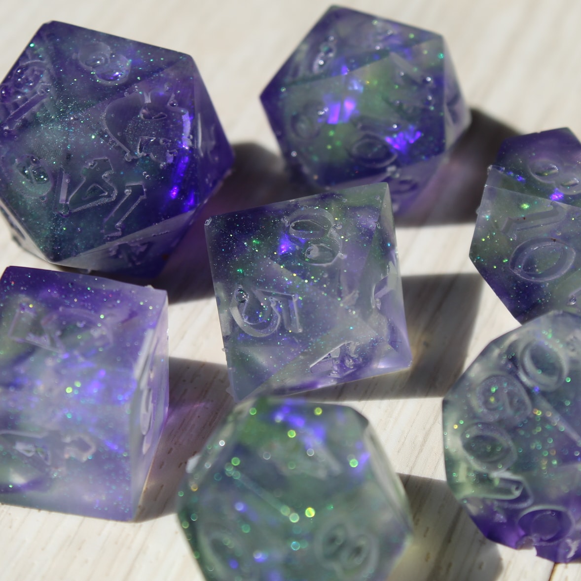 Helichrysumdice's tweet photo. Dark Magic โจ
#handmadedice #dicemaker #dnd #dice #diceset #sharpdice #wizard #ttrpg #handmadediceset #bard #magic https://t.co/hzlWccjN36