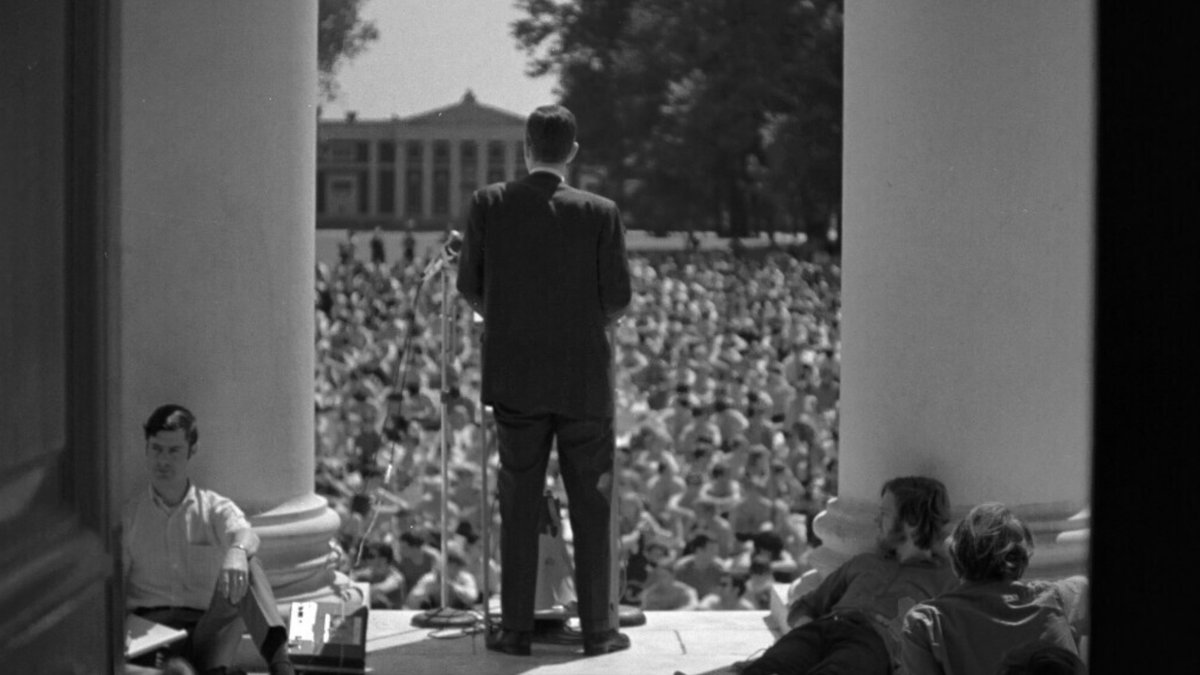 On Sunday afternoon, May 10, 1970, President Shannon addressed a crowd of 4,000 on the Lawn to explain his position and calm the still outraged student body. Find photos, audio of Shannon's speech, and more in the thread below.  #maystrikeincontext  #1970UVA