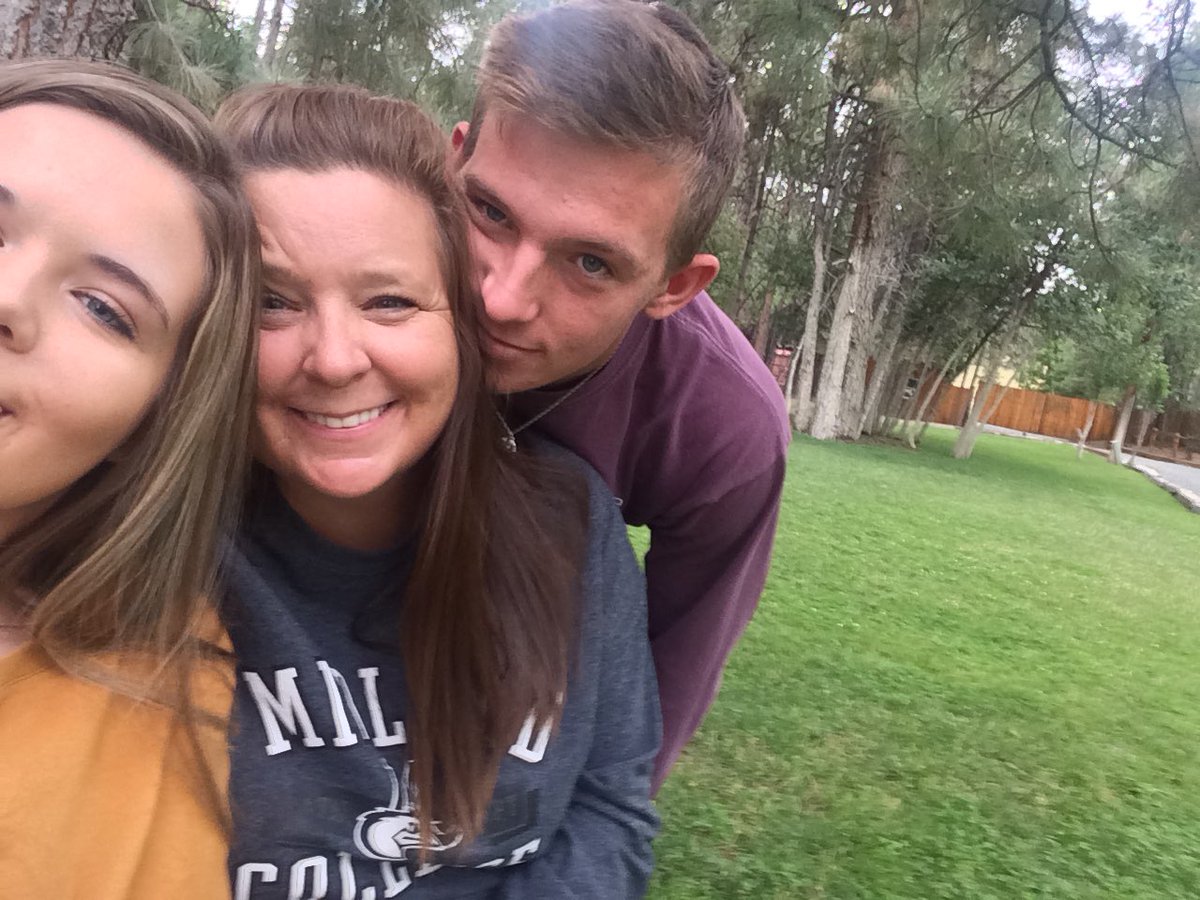 champagnedak's tweet photo. You’re the strongest person i’ll ever know. You’re my biggest blessing, and my rock. Thank you for everything that you do. You’re the best, and I love you more than anything. 
Happy Mother’s day momma!! https://t.co/RUXwYFbRV9