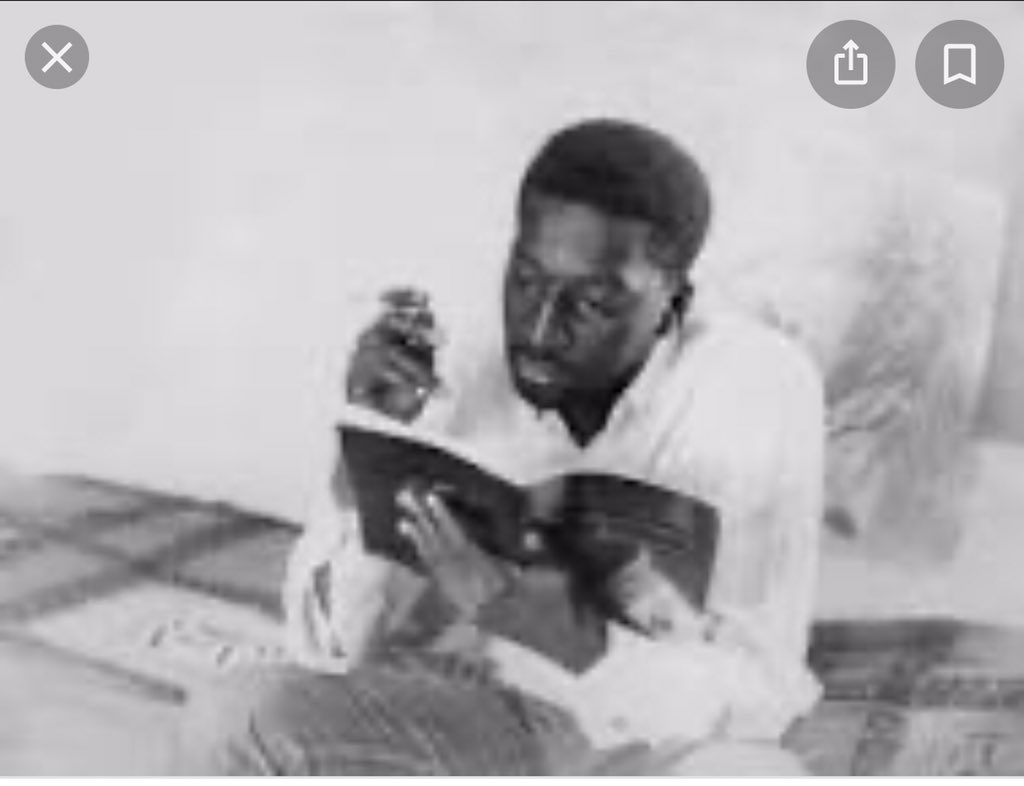Omar alors jeune agrégatif projette de libérer ses jeunes frères depuis le Mali où il s’est réfugié. Mais il est capturé et extradé vers le Sénégal.Le 23 mars 1972, il est condamné par un tribunal spécial sénégalais à 3 ans fermes de réclusion pour atteinte à la sûreté de l’État