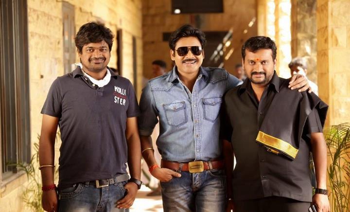 kalyanchennuru's tweet photo. #8YrsOfGabbarSinghHysteria50 
#VakeelSaab 
@PawanKalyan 
@harish2you 
@ganeshbandla 
ఇంతటి అద్భుతమైన చిత్రాన్ని  అందించిన హరీష్ శంకర్ గారికి బండ్ల గణేష్ గారికి  కృతజ్ఞతలు  https://t.co/ib7WVu6kIh