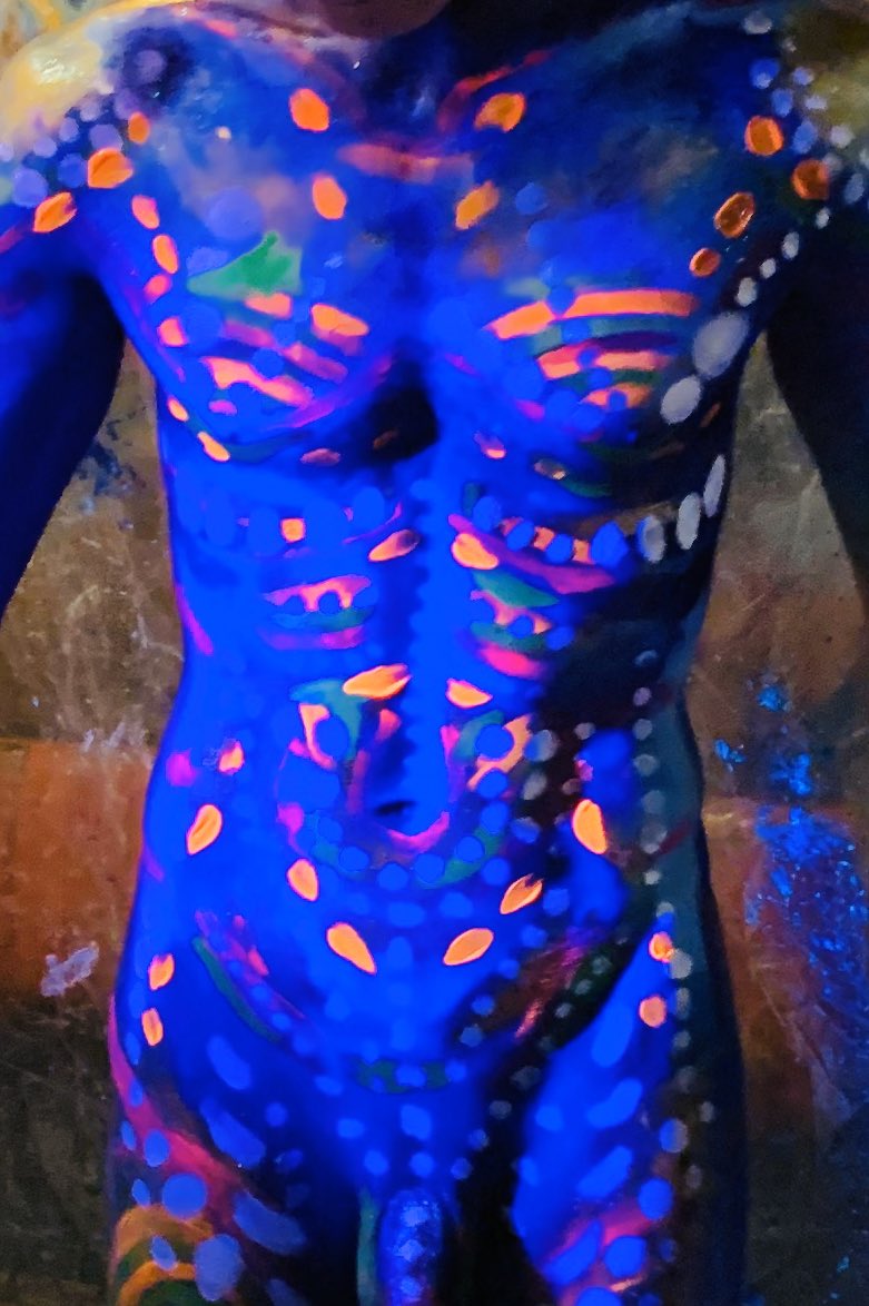 ボディーペイント露出 メタモルポーセスは女性のアーティストが男体にペイントすることをコンセプトに、2019年から始まった企画です。現在も ペイントしたい女性のアーティストとキャンバスになりたい男体を募集しております。ご希望の方はDMからご相談ください ...