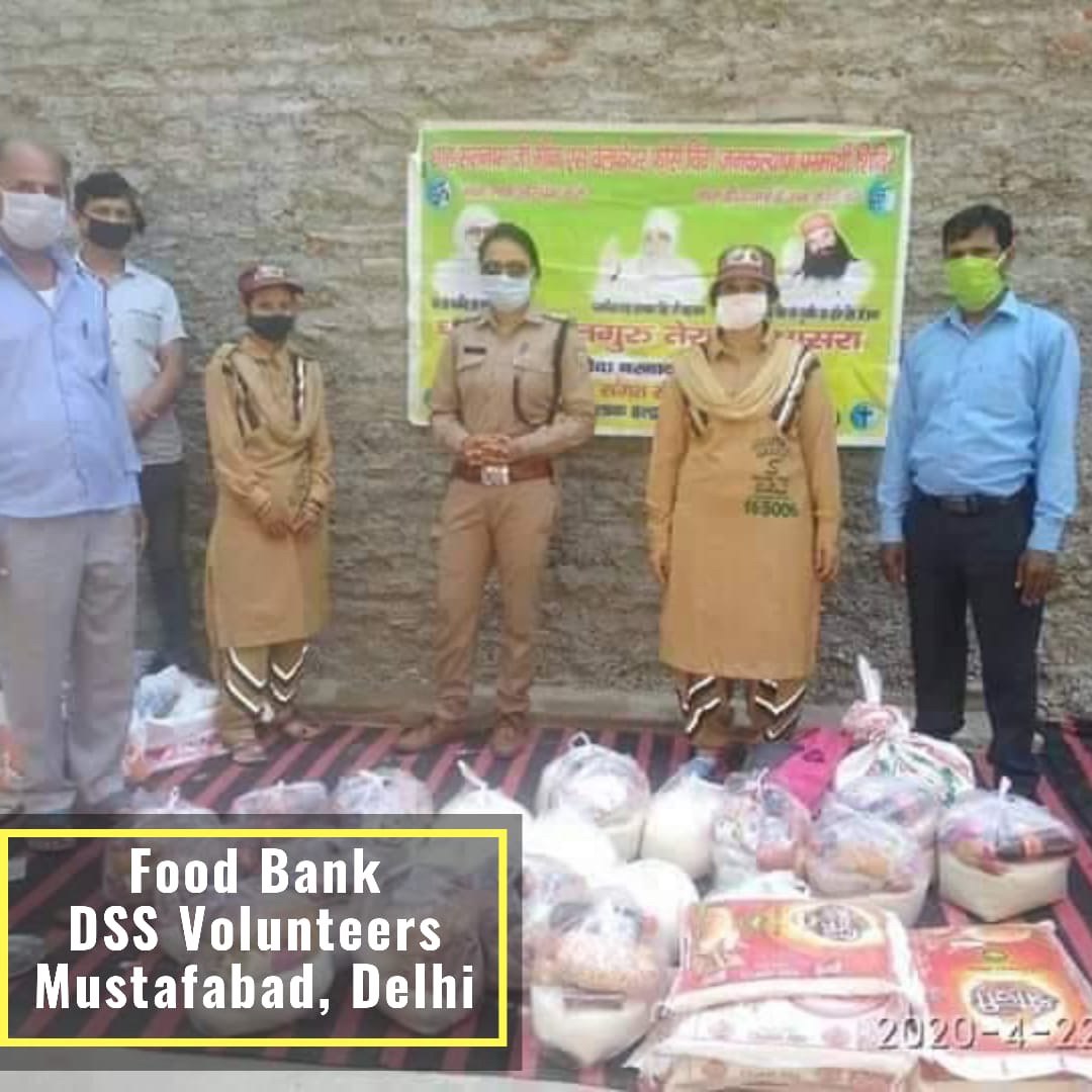 DiwneTere's tweet photo. #ServingDuringCovid19
There are also many who don’t have this net nd now do not have the option of stepping out to earn their daily wage. And so, @derasachasauda followers are helping the fortunate former reach out to help https://t.co/iz7UUdiXLd