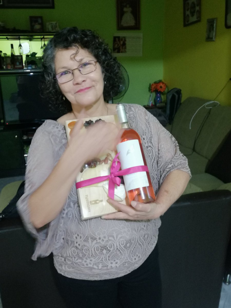 Sandrahdz91's tweet photo. Y a pesar de todo le quise regalar una sonrisa hoy! Por que es una guerrera y por que ha sido la más valiente en estos momentos https://t.co/sQfNGWxhSB