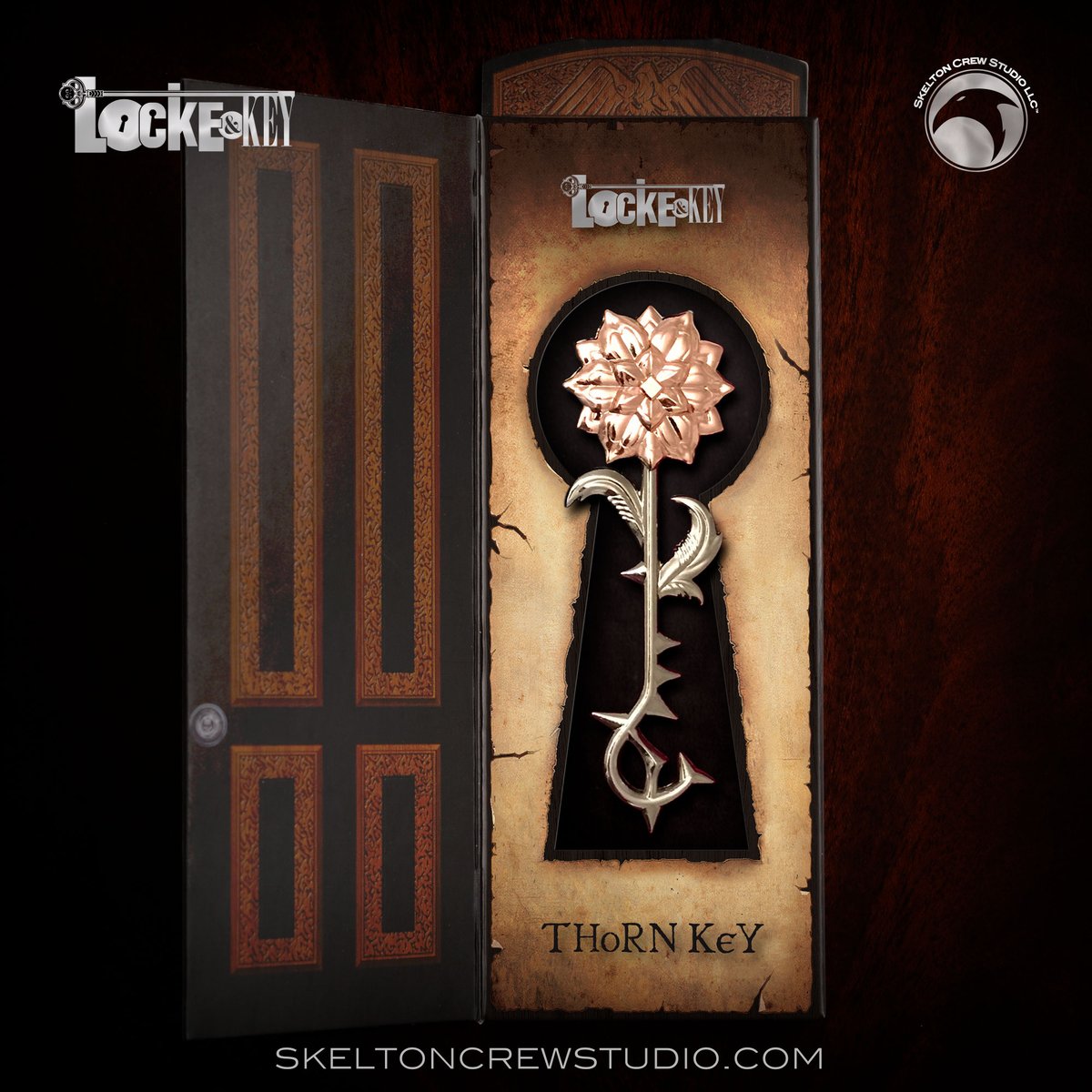 SkeltonCrew's tweet photo. Thursday #LockeDown Contest: Thorn Key

This is our week long contest. Here's how to win this badass Thorn Key, based on the incredible comic #LockeandKey by @joe_hill &amp; @GR_comics!

1. Follow us @SkeltonCrew
2. Like &amp; RT this post 

Winners announced daily! https://t.co/azbjO8Y87K