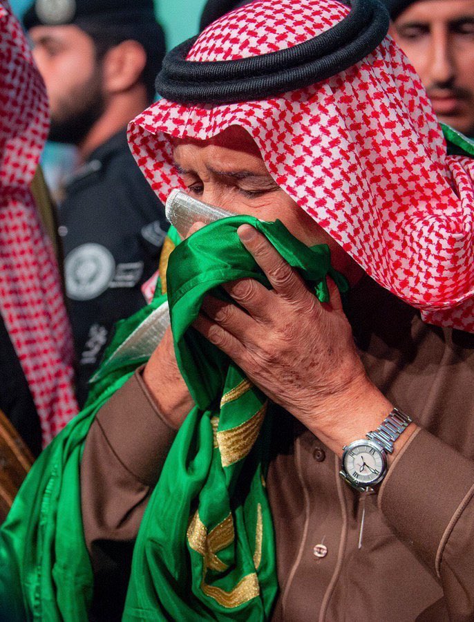mrmalsalih's tweet photo. في الأزمات يتكاتف الشعب مع قيادته ليسمو الوطن..

سمعًا وطاعة 💚 https://t.co/DY8acU73SQ