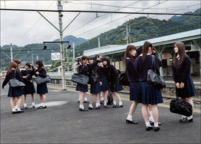 تويتر ハムハムキングやっぱり乃木坂46 على تويتر 乃木坂46 今話したい誰かがいる ジャケ写オフショットが可愛い T Co Kjfyt7hvuv