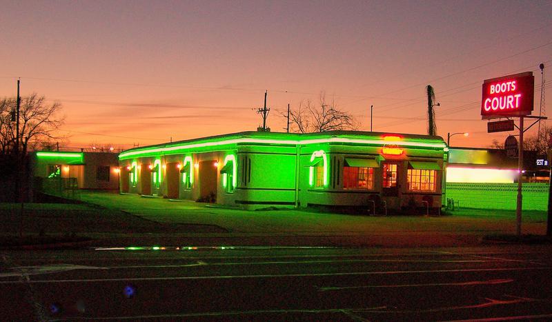 ROUTEMagazine66's tweet photo. Interested in owning a classic motel on Historic Route 66? You now have a terrific opportunity. Boots Court in Carthage, Missouri, is up for sale. It is one of our favorite venues on the Mother Road and an awesome venue to own. Make sure to spread the word folks. https://t.co/blIyJbPCDC
