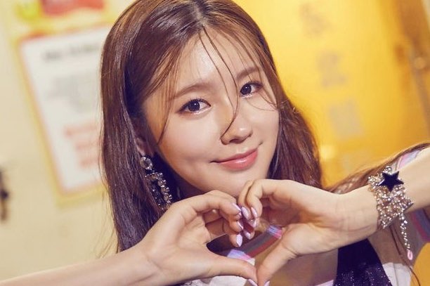 *•.¸♡ 𝐚 𝐥𝐨𝐧𝐠 𝐦𝐢𝐲𝐞𝐨𝐧 𝐭𝐡𝐫𝐞𝐚𝐝 𝐭𝐨 𝐭𝐚𝐥𝐤 𝐚𝐛𝐨𝐮𝐭 𝐡𝐨𝐰 𝐚𝐦𝐚𝐳𝐢𝐧𝐠 𝐬𝐡𝐞 𝐢𝐬 𝐚𝐧𝐝 𝐦𝐲 𝐚𝐩𝐩𝐫𝐞𝐜𝐢𝐚𝐭𝐢𝐨𝐧 𝐟𝐨𝐫 𝐡𝐞𝐫 ♡¸.•*- 𝐟𝐨𝐫 𝐚𝐥𝐥 𝐦𝐲 𝐦𝐢𝐲𝐞𝐨𝐧 𝐛𝐢𝐚𝐬𝐞𝐝 𝐧𝐞𝐯𝐢𝐞𝐬 𝐚𝐧𝐝 𝐦𝐢𝐲𝐞𝐨𝐧 𝐞𝐧𝐭𝐡𝐮𝐬𝐢𝐚𝐬𝐭𝐬!