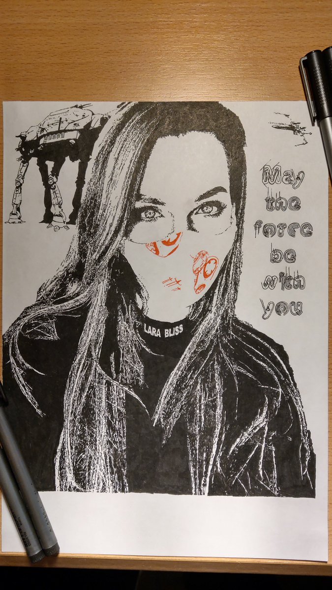 Spaß und Schabernack zur späten Stunde. Heute: Star Wars
Leider nicht so gut wie es hätte werden sollen... fehlt einiges an Detail tiefe, da mein schwarzer Pigmentliner sich dem Ende neigte... jedoch keine Lust alles nochmal neu zu Zeichen. Trotzdem schönes Selfie von <a href="/Lara_Loft/">Lara Loft</a>