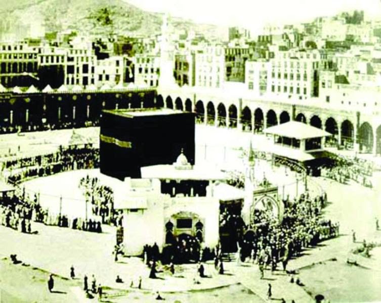 lidar3223's tweet photo. #الملك_عبدالعزيز_الزعيم_العالمي
١- كانت الصلاة في الحرم تقام بخمس جماعات في الفرض الواحد ماعدا صلاة المغرب لضيق الوقت حسب المذاهب الشافعي والحنبلي والحنفي والمالكي والزيدي الذي استبعد  لتستقر على اربعة حتى جاء الملك عبدالعزيز ووحد الصلاة خلف امام واحد
(وحد أمر البلاد والعباد) https://t.co/fQrBUsDwoe
