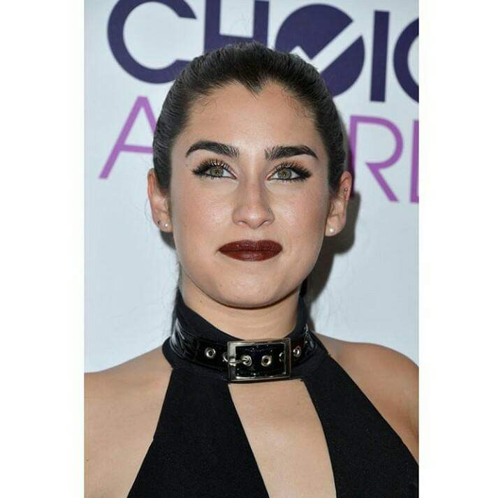 Lauren Jauregui is a baby goat, a really necessary thread