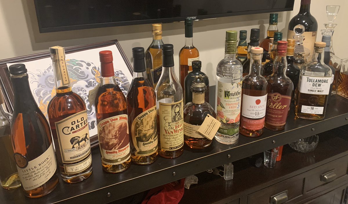 3Whiskey's tweet photo. #🥃1 #🥃2
The collection that first inspired me 👀👀
.
.
.
🥃 multiple 🏆
📸 @whiskey.one.two.three
#whiskey #bourbon #bookersbourbon #oldcarterbourbon #pappy #pappyvanwinkle #buffalotrace #blantonsbourbon #wellerbourbon #tullamoredew #johnnywalkerbluelabel #bourbonwhiskey https://t.co/8TW4w7oi2a