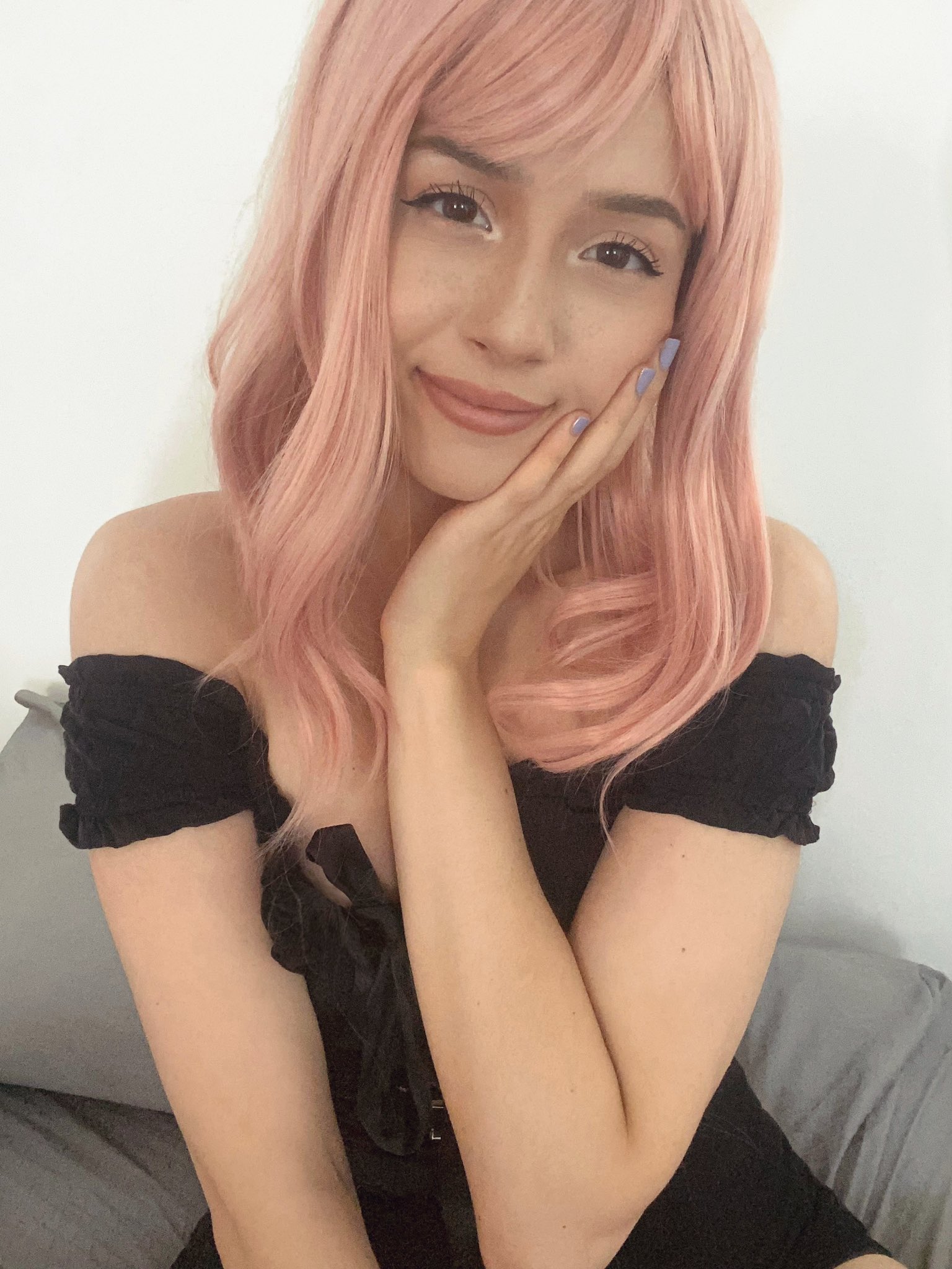 Pokimane'S Controversial Outfit: Fans React - lptp6gn