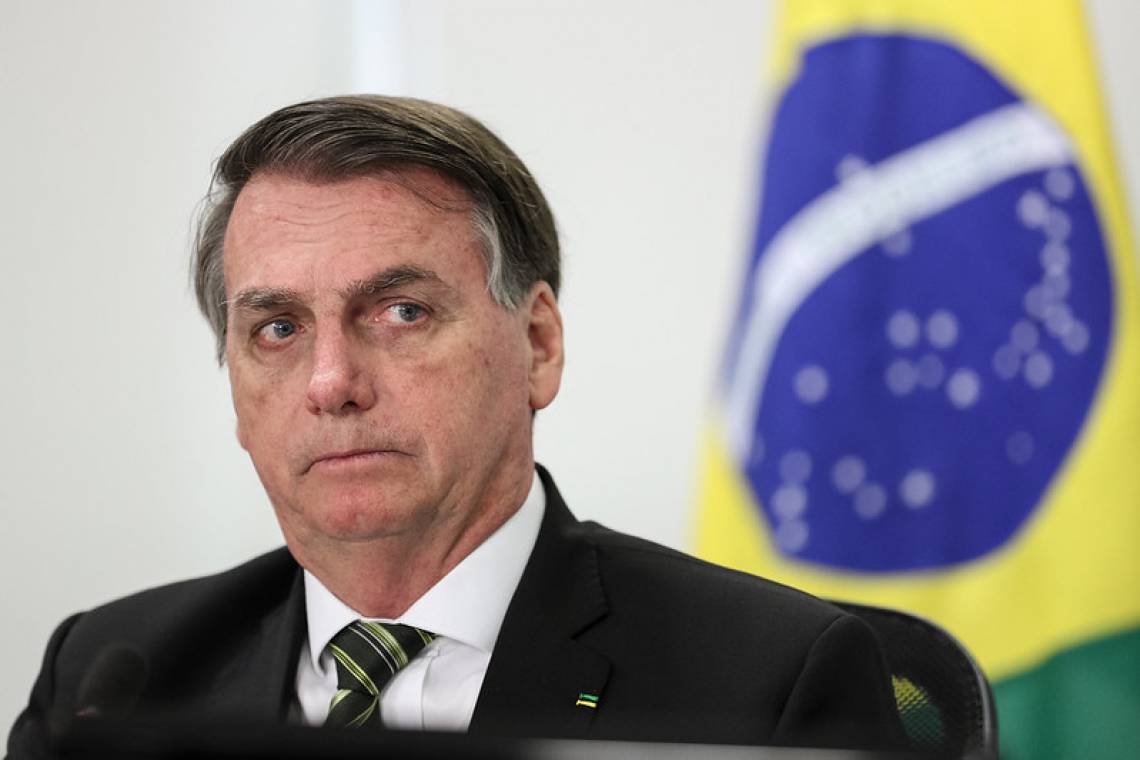 Despesas com cartão da Presidência dobram com Bolsonaro e superam marcas de Dilma e Temer: bit.ly/2znxlAm