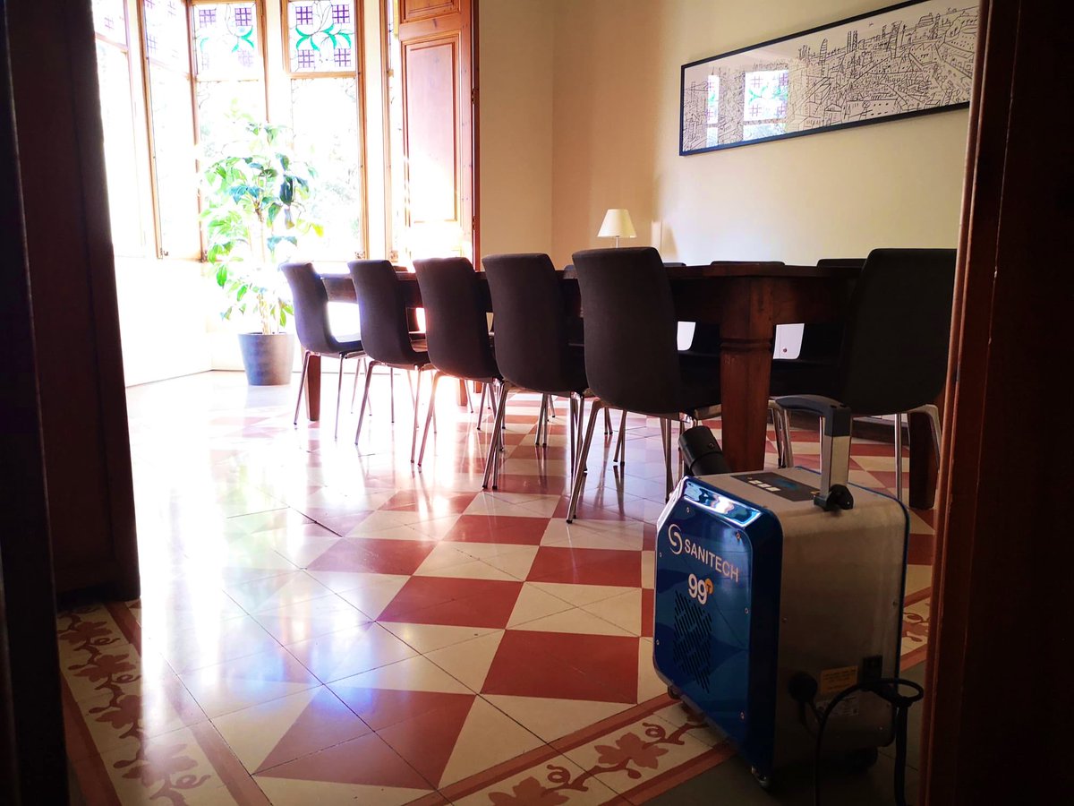 Sanitech4's tweet photo. Desinfección despacho de abogados. Todas sus superficies están ahora libres de virus y bacterias. #DesinfeccionCovid #Desinfeccion #COVID19 #desinfeccionoficinas #Sanitech #PeroxidoDeHidrogeno https://t.co/NgeKswP6fW