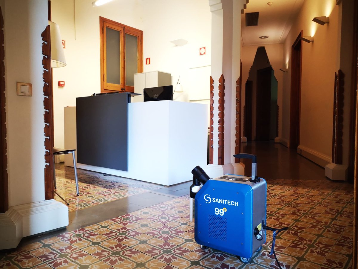 Sanitech4's tweet photo. Desinfección despacho de abogados. Todas sus superficies están ahora libres de virus y bacterias. #DesinfeccionCovid #Desinfeccion #COVID19 #desinfeccionoficinas #Sanitech #PeroxidoDeHidrogeno https://t.co/NgeKswP6fW