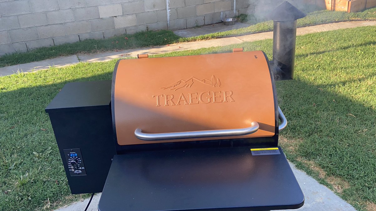 davevabn's tweet photo. #traegerday got this a week ago and I love it . https://t.co/nqJJfeuF77