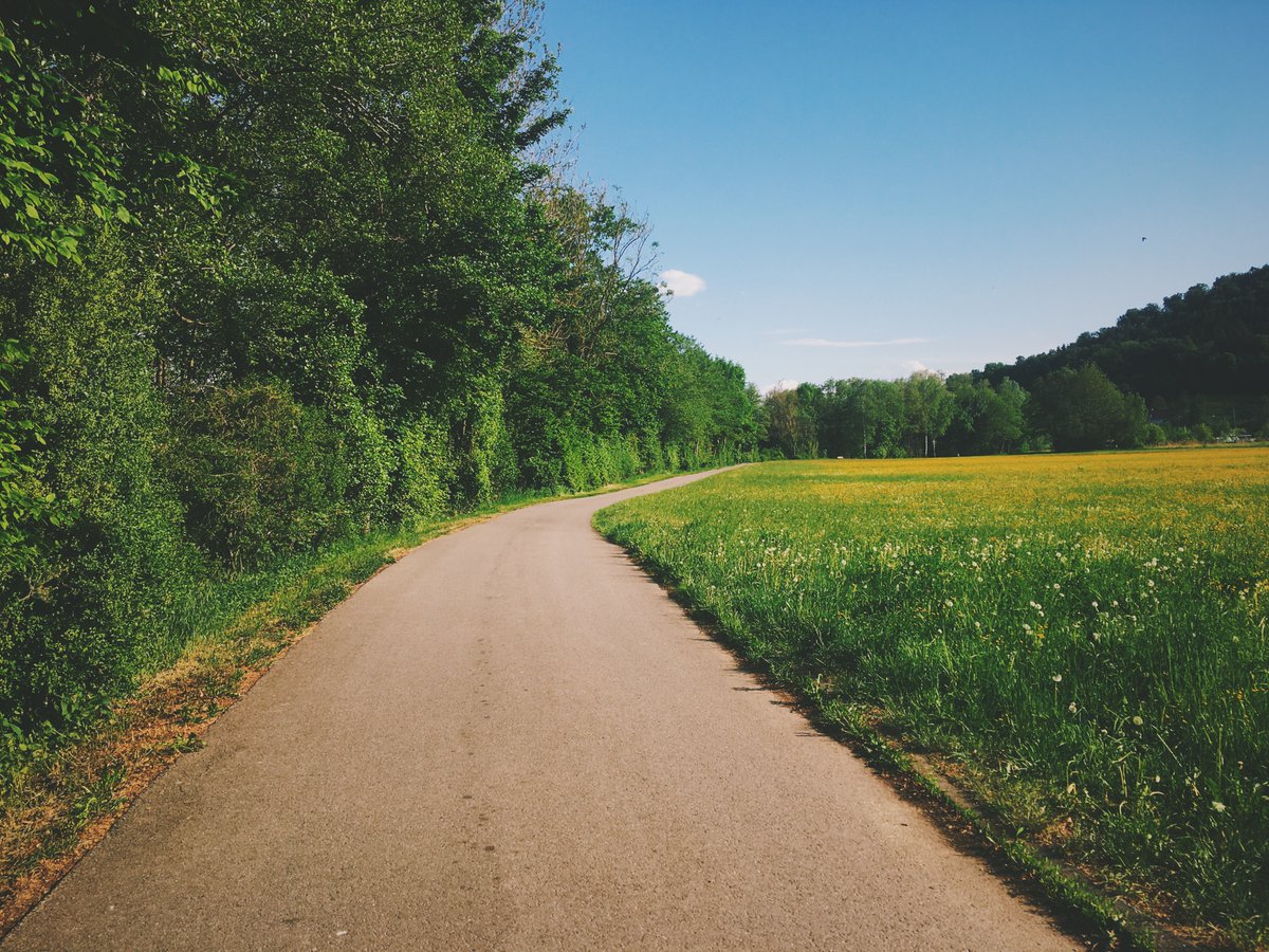 moritzw's tweet image. Today I planned my #roadbike tour with the @CyclOSMorg layer in #brouter. Fantastic way to see seperate bikepaths, surface type (striped = gravel) and national bikeroutes at one glance. Great work done by the @CyclOSMorg and #brouter team!